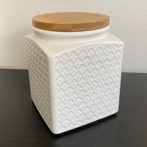 White cookie jar